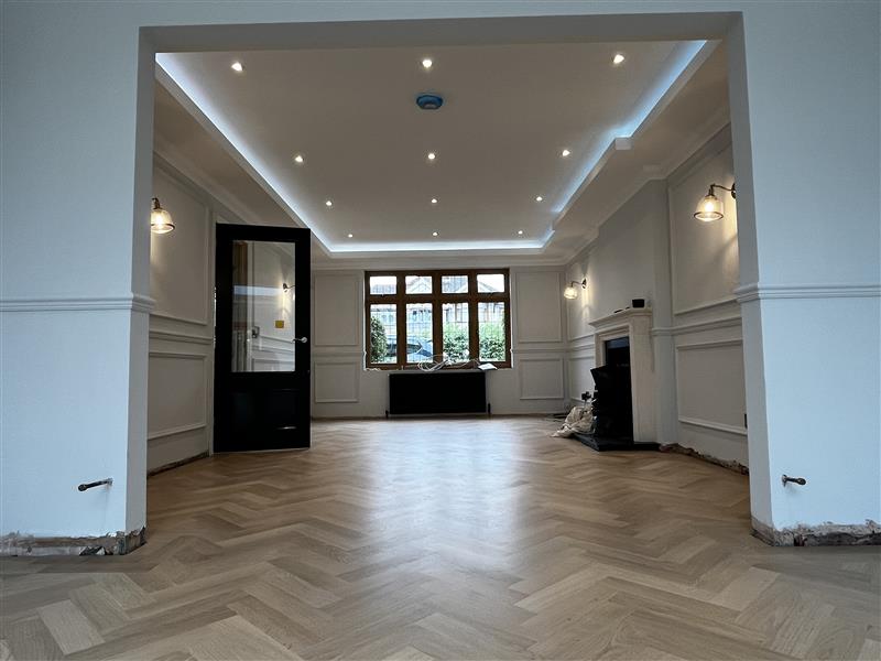 0abce043-32b9-407b-8b49-9cfa38f02166